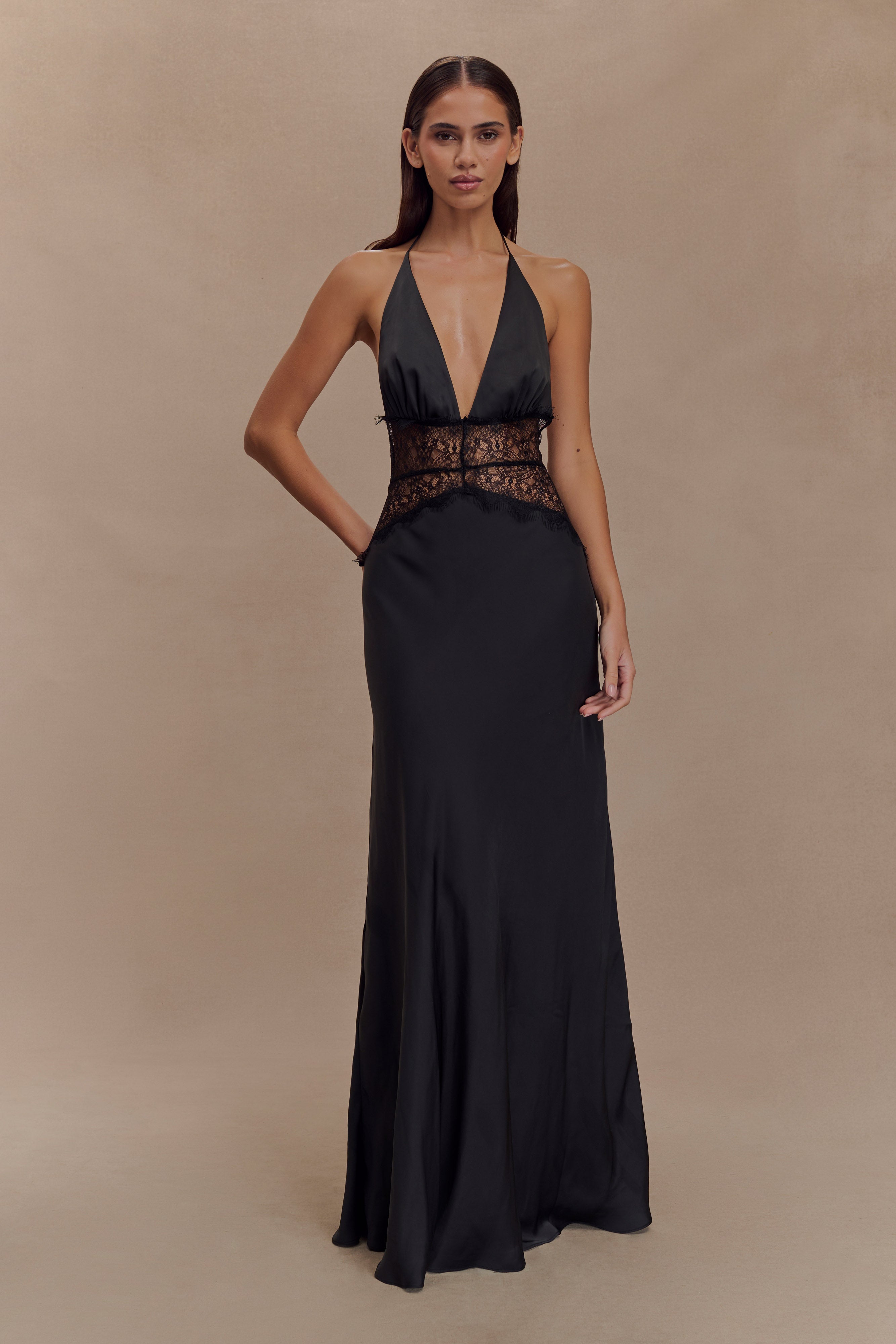 Robe en dentelle et satin Noiréa