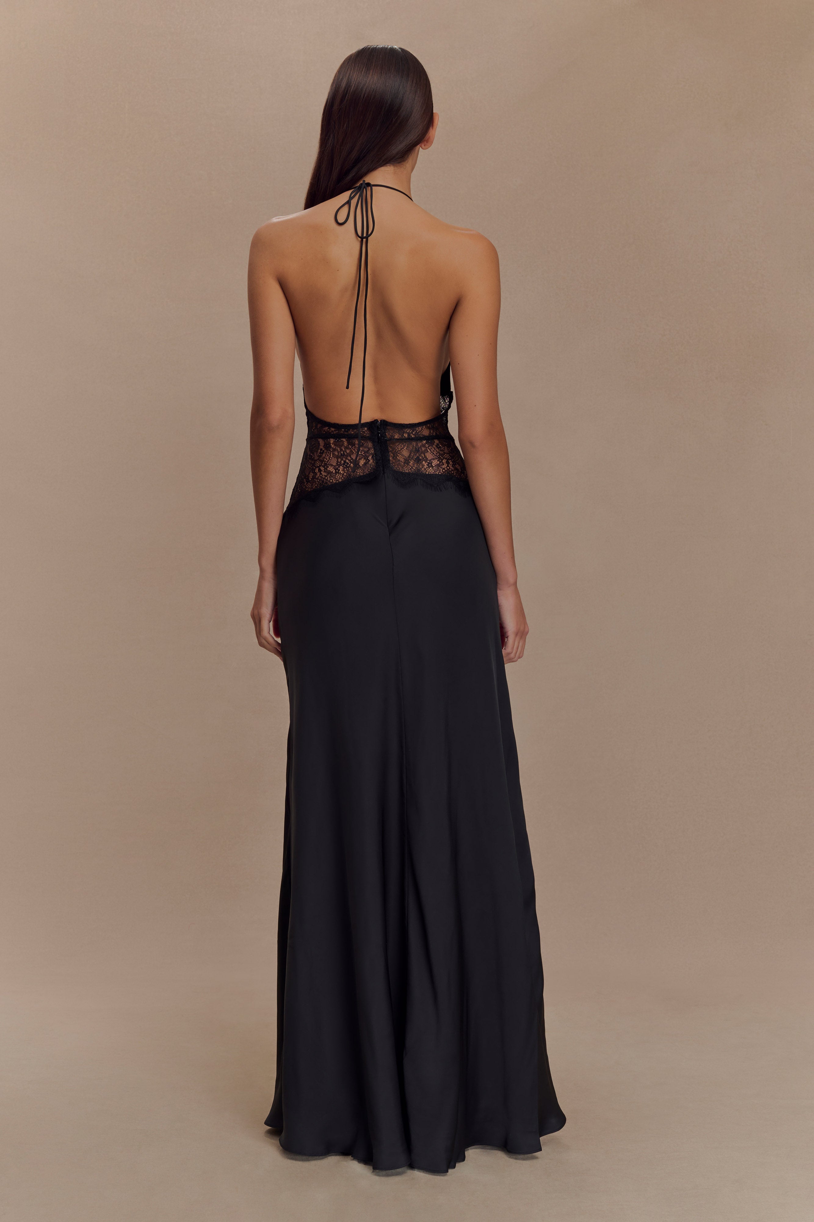 Robe en dentelle et satin Noiréa