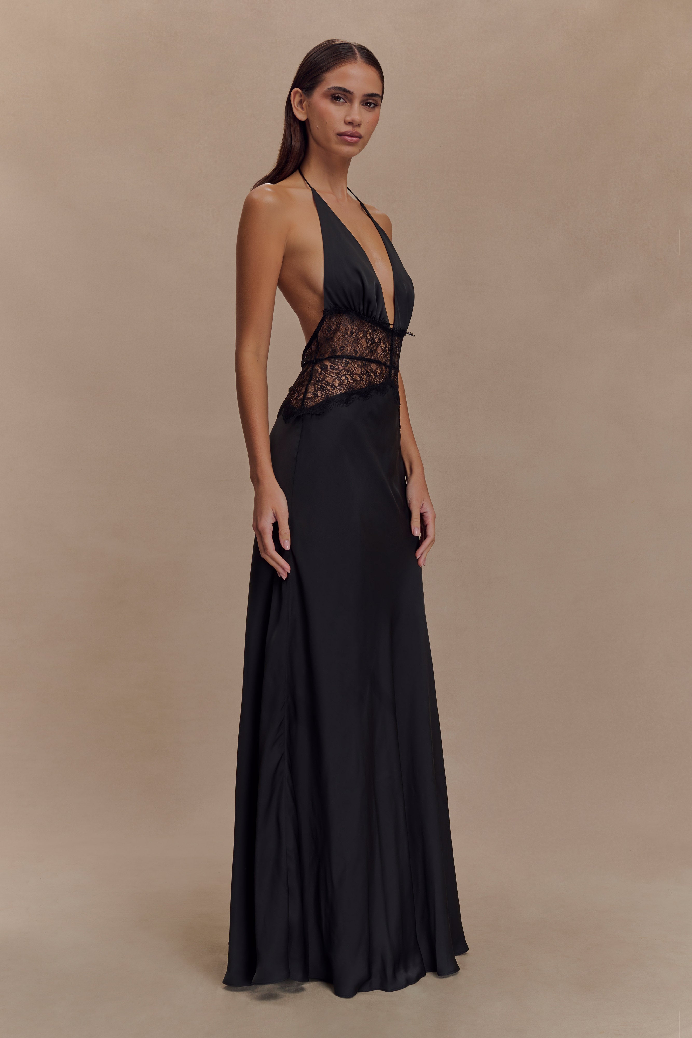 Robe en dentelle et satin Noiréa