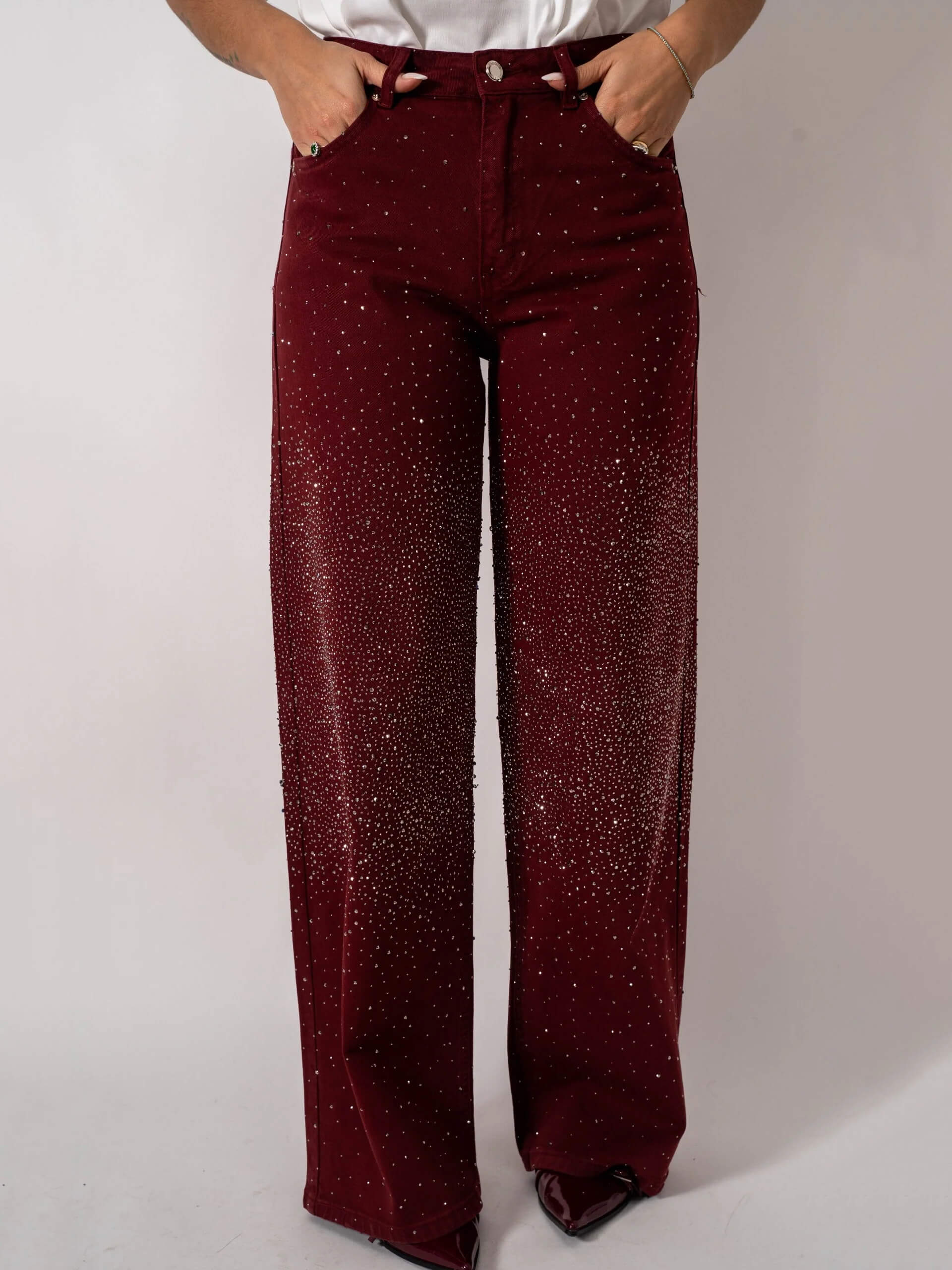 Jean en denim pailleté bordeaux